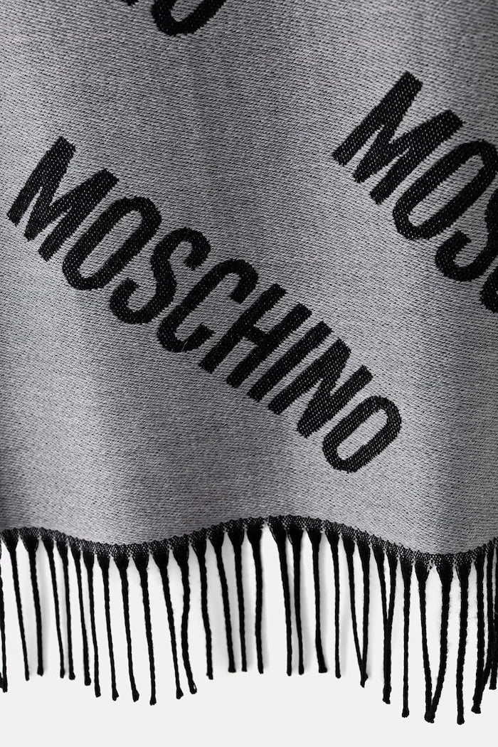 Chal de lana Moschino
