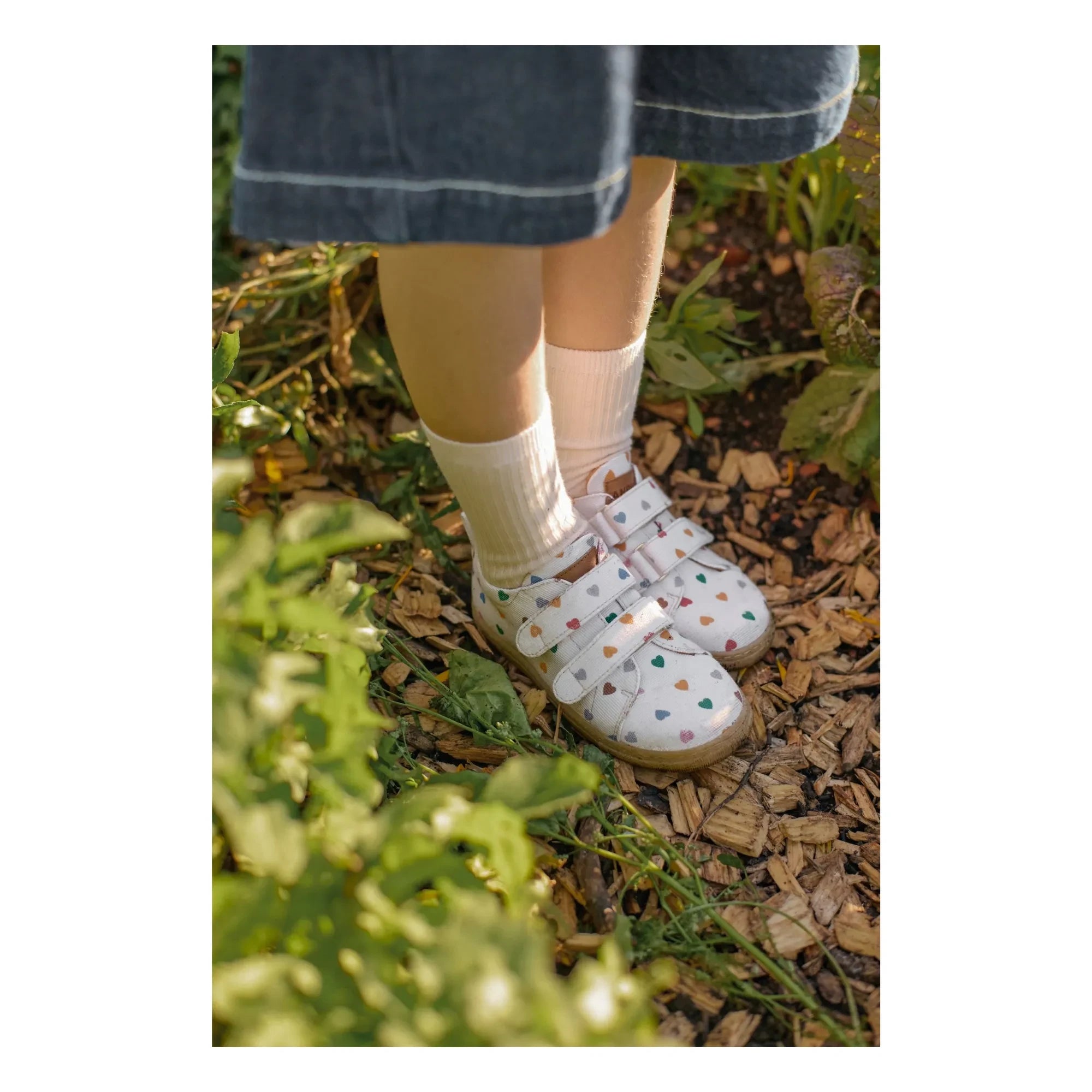 Angulus - Zapatillas deportivas con doble cierre autoadherente Mini Hearts | Crudo