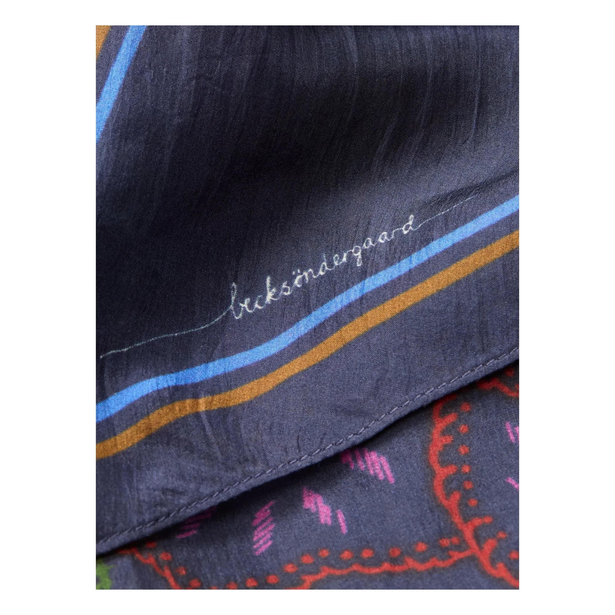 Becksöndergaard - Pañuelo triangular de seda Efloria Taby | Azul marino