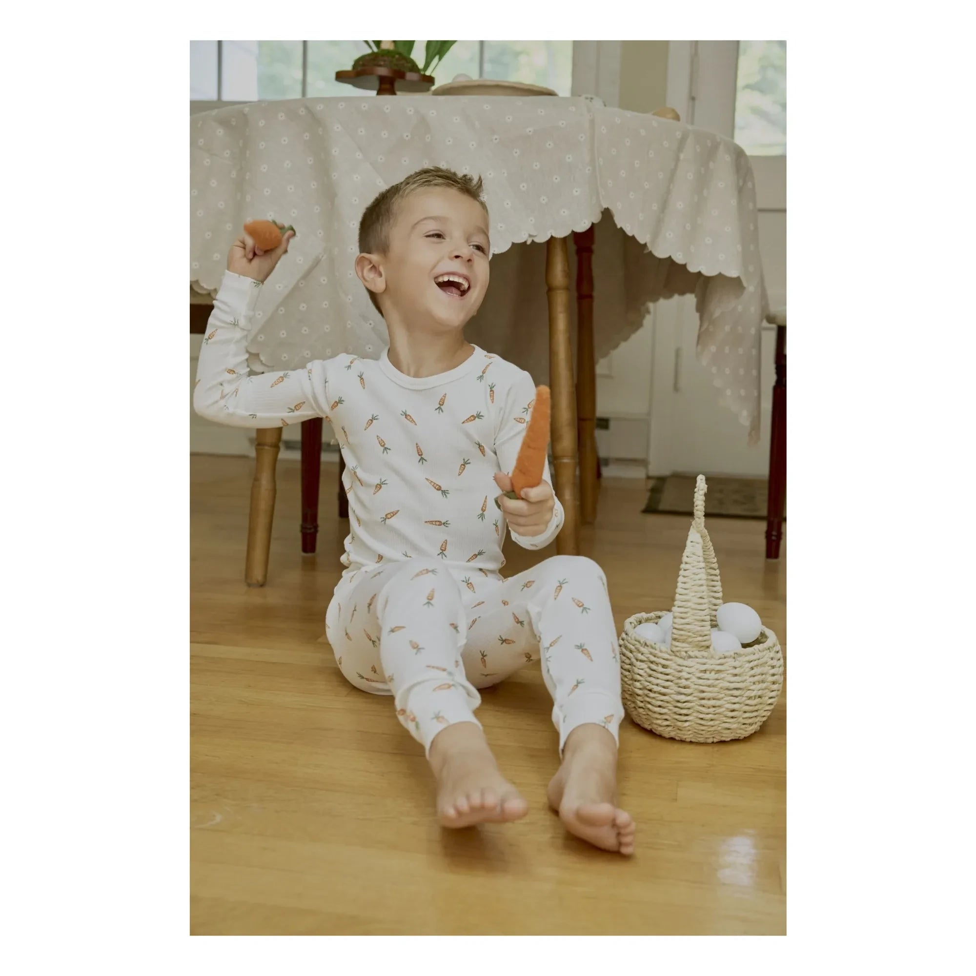 Petit Lem - Pijama de algodón orgánico acanalado con estampado de zanahorias | Blanco