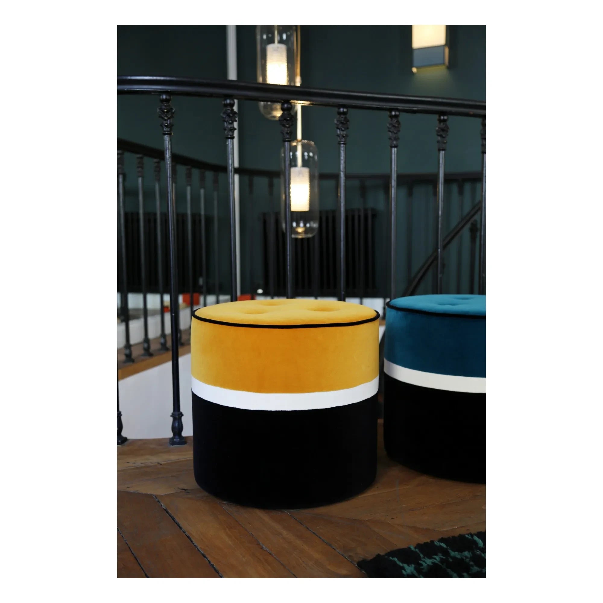 Maison Sarah Lavoine - Otomana Leo de Terciopelo | Ocre