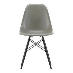 Vitra - Silla DSW Fibra de vidrio - Charles & Ray Eames, 1950 | Eames Raw Umber