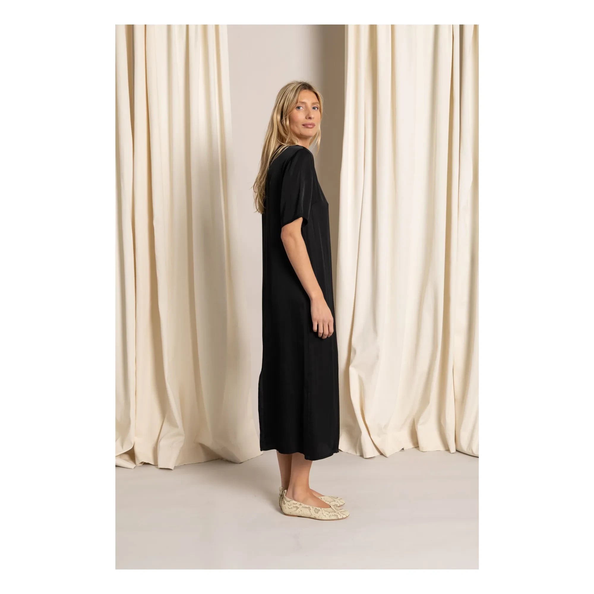 Smallable Woman - Vestido camiseta Edith | Negro