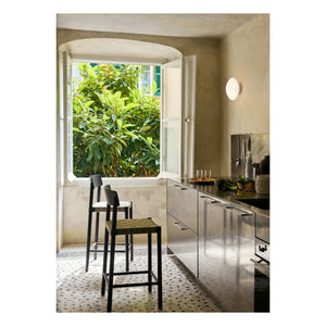& Tradition - Tabure de bar Betty TK12 de 65 cm con tejido natural, fresno