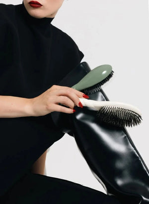 La Bonne Brosse - El Esencial Cepillo para el Cabello No. 02 - Cuidado y Desenredo | Verde Almendra