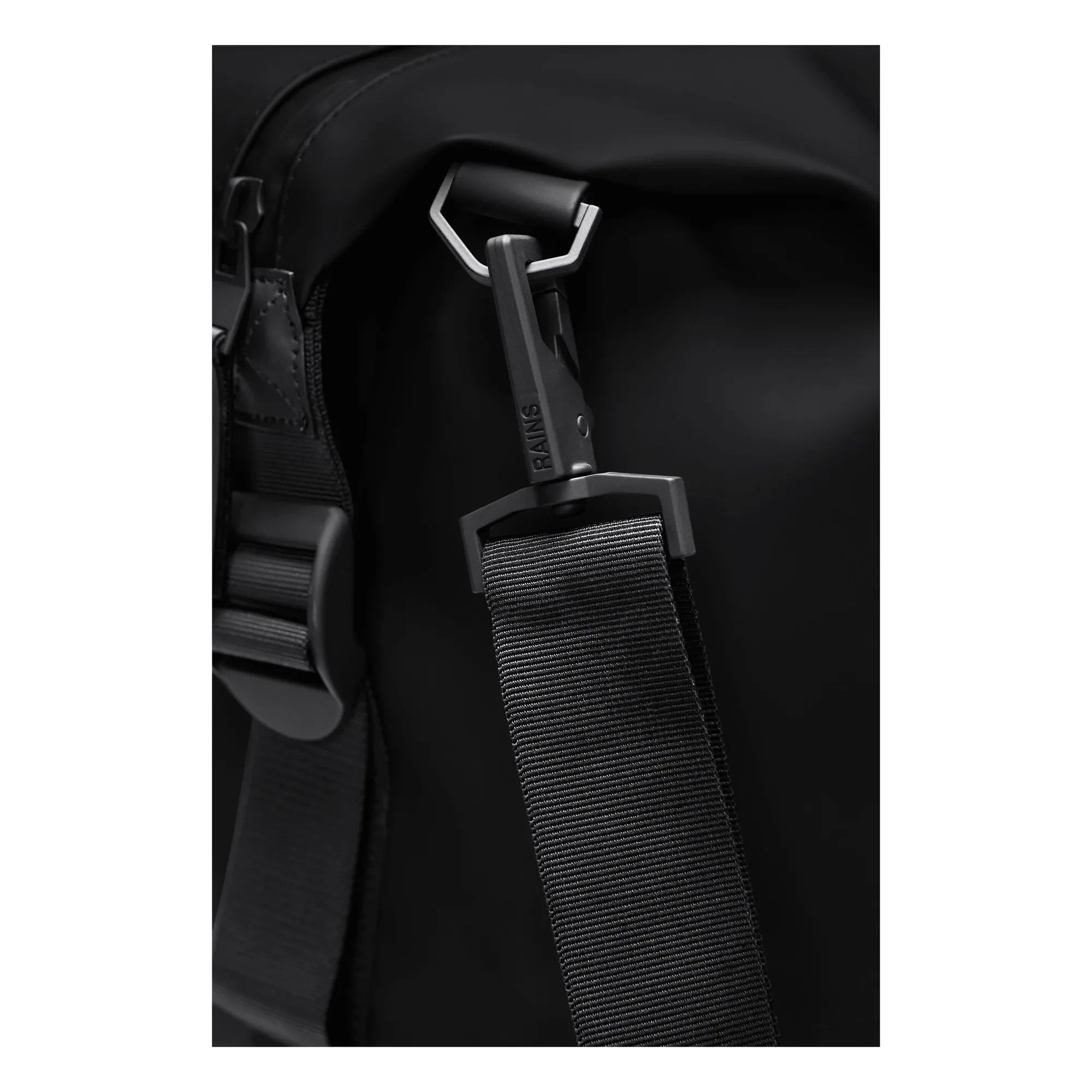 Rains - Bolsa de Fin de Semana Pequeña Hilo W3 | Negro
