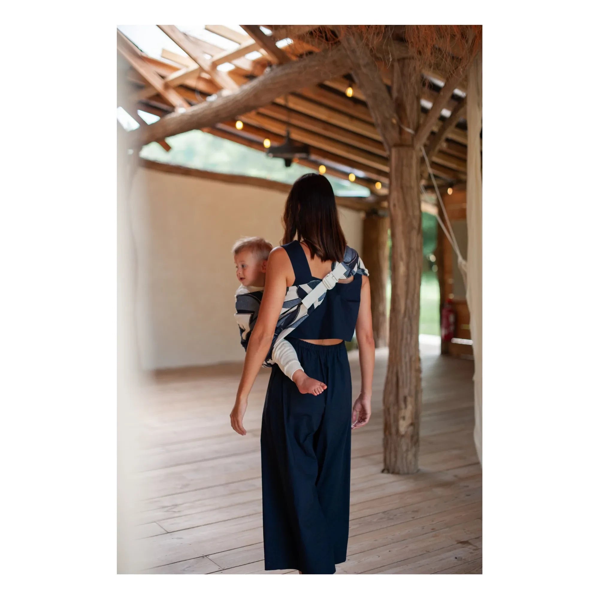 Mama Hangs - Portabebés Carry & Walk | Índigo
