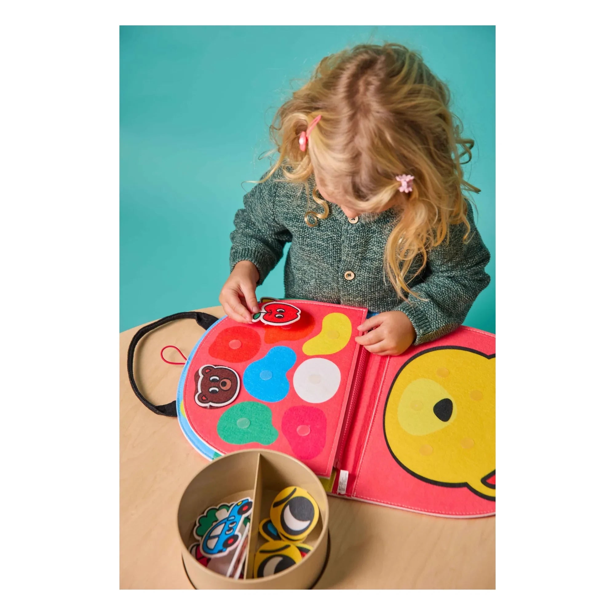 Omy - Set de actividades de formas y colores Montessori