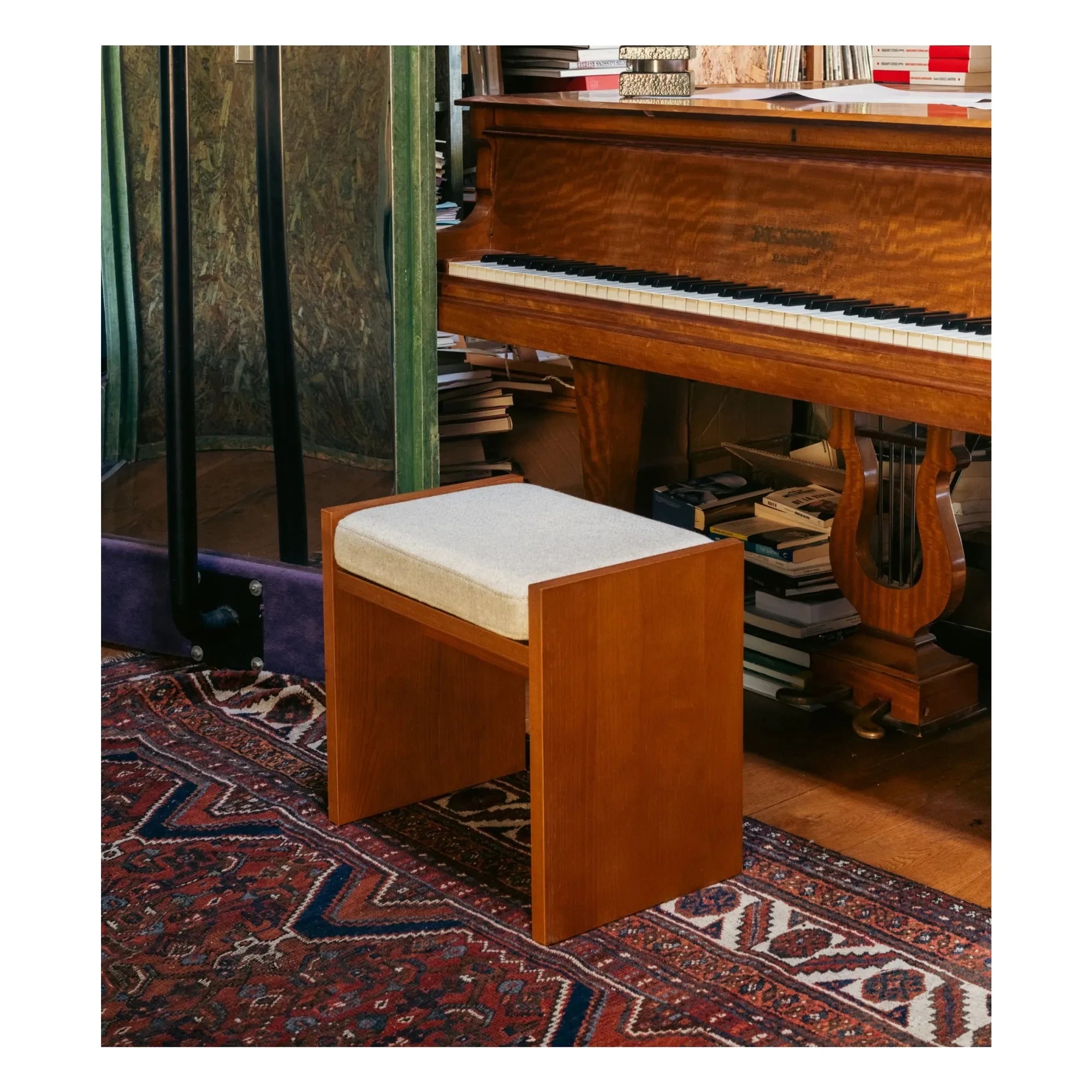 The Socialite Family - Tabure Chiesa, fresno con lona tejida y chapado en iroko, Beige