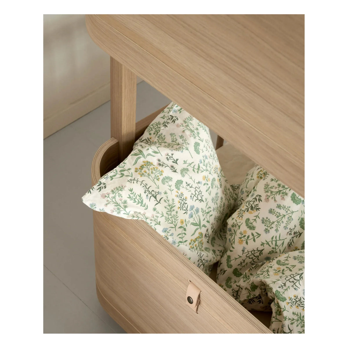 Oliver Furniture - Litera semi-alta Mini+ de roble | Roble