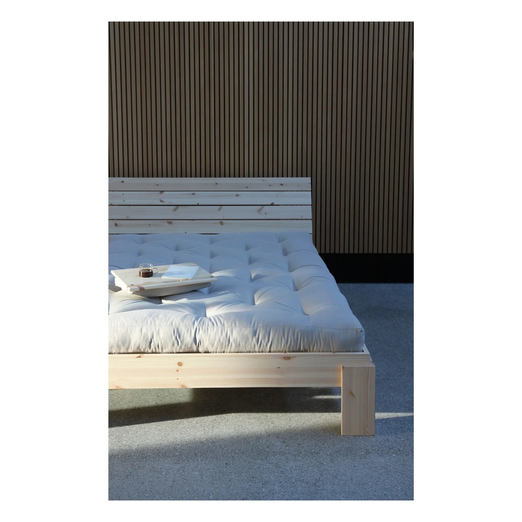Karup Design - Cama de madera con cabecero "Layers"