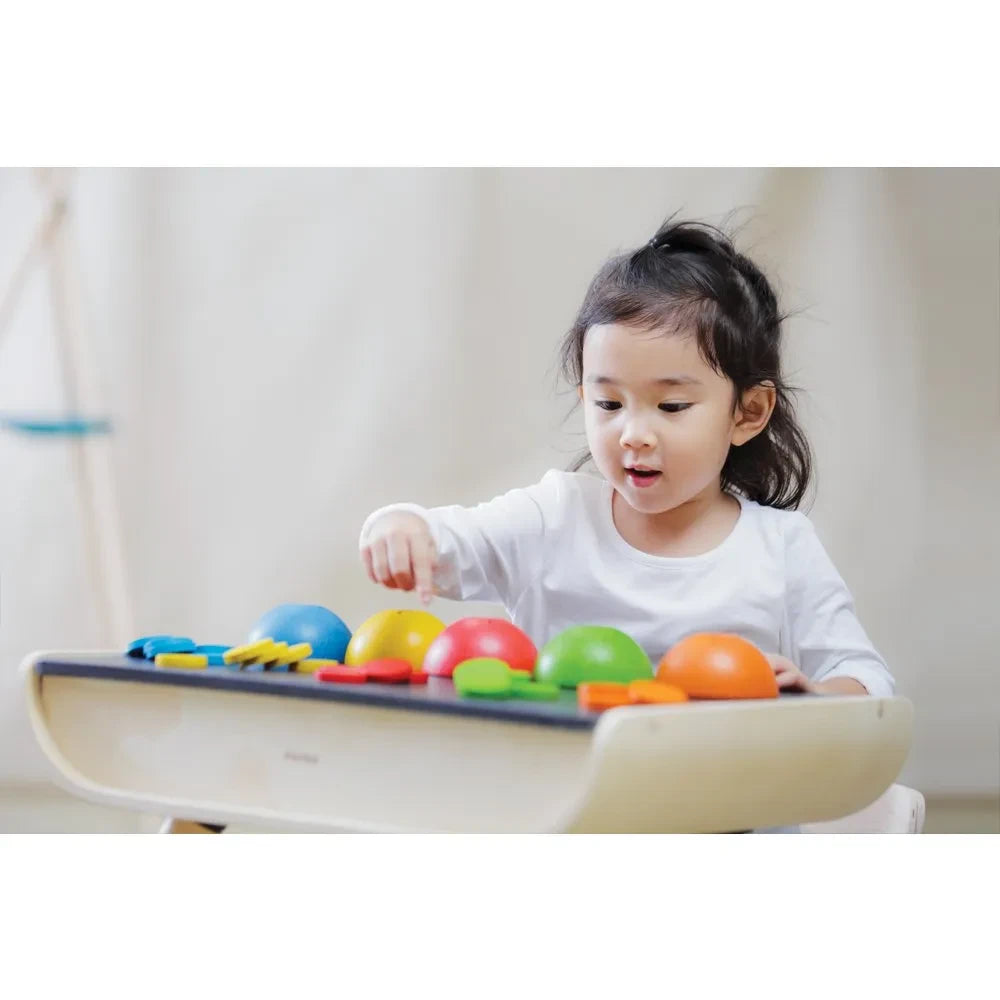 Plan Toys - Mesa Infantil - Pizarra de Tiza