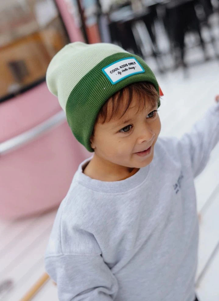 Hello Hossy - Gorro de bloque de color urbano de algodón orgánico | Verde