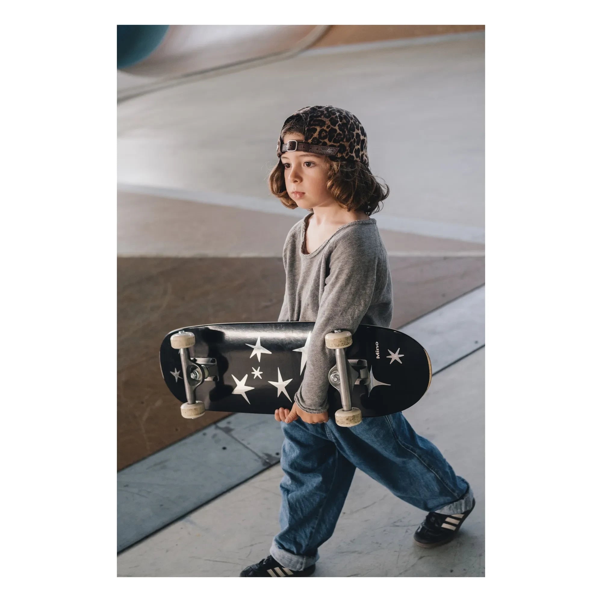 Mino Skateboards - Sunny Stars Skateboard | Negro