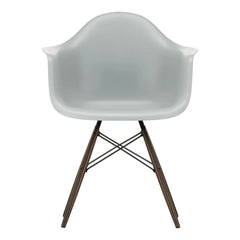 Vitra - Silla DAW - base de arce - Charles & Ray Eames | Gris claro