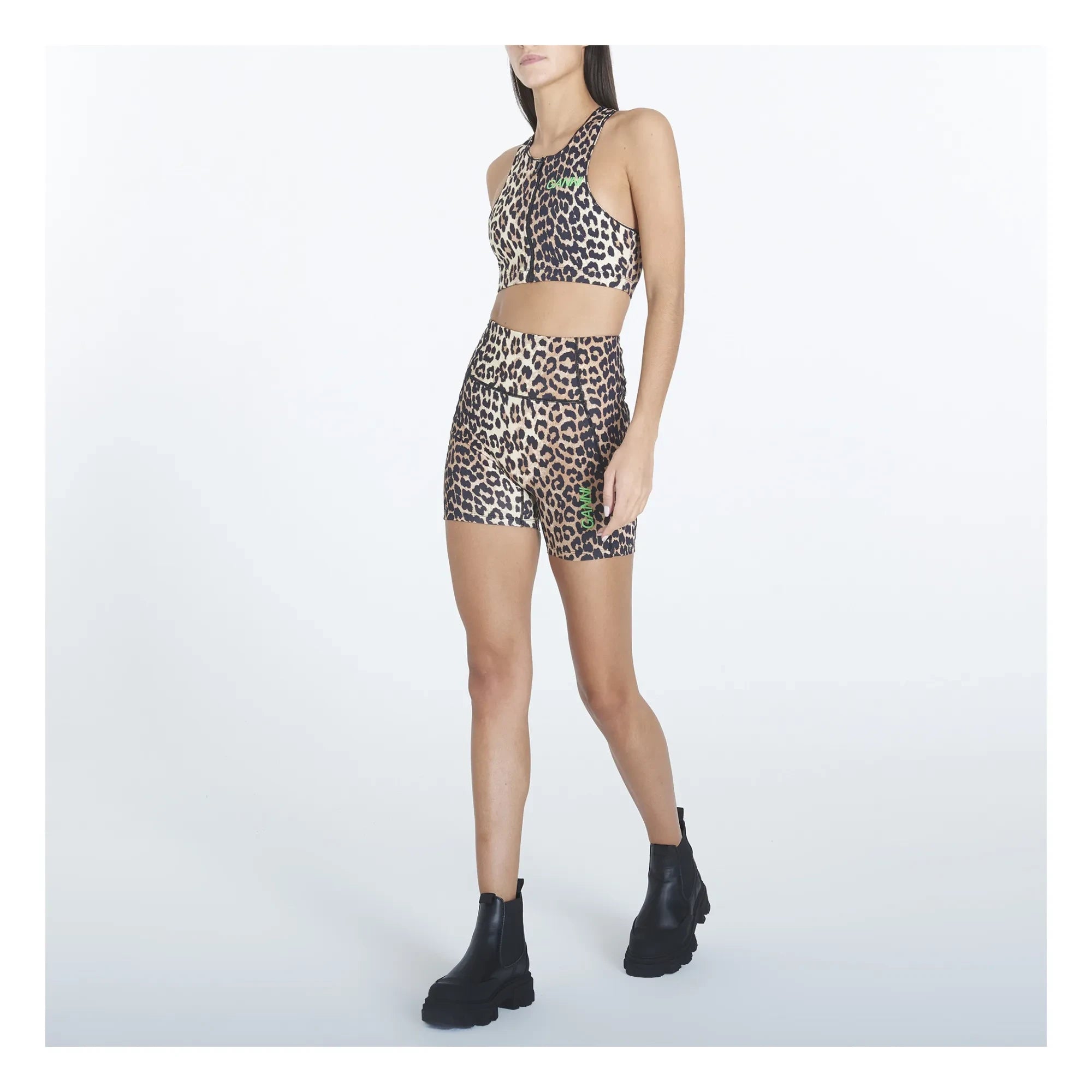 Ganni - Sujetador deportivo con estampado de leopardo y cremallera, confeccionado en material reciclado | Leopardo