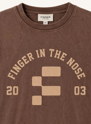 Finger in the nose - King Finger 2003 Camiseta de Algodón Orgánico | Chocolate