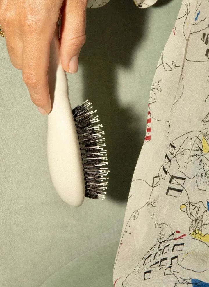 La Bonne Brosse - La Petite Brosse: Cepillo Suave Nº 03 - Para el Cuero Cabelludo Sensible | Crema