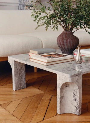 Gubi - Mesa Doric de mármol, GamFratesi | Gris