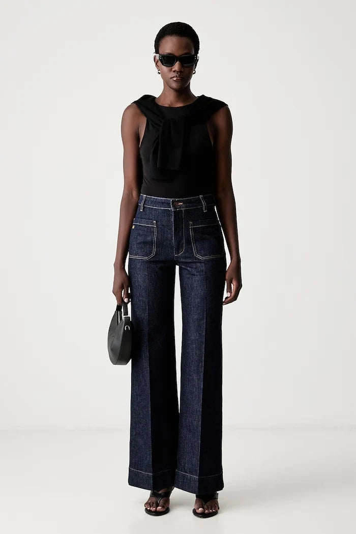 Victoria Beckham pantalón vaquero Alina de pernera ancha para mujer
