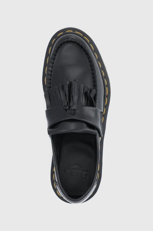 Mocasín de cuero con pespuntes amarillos Adrian de Dr. Martens