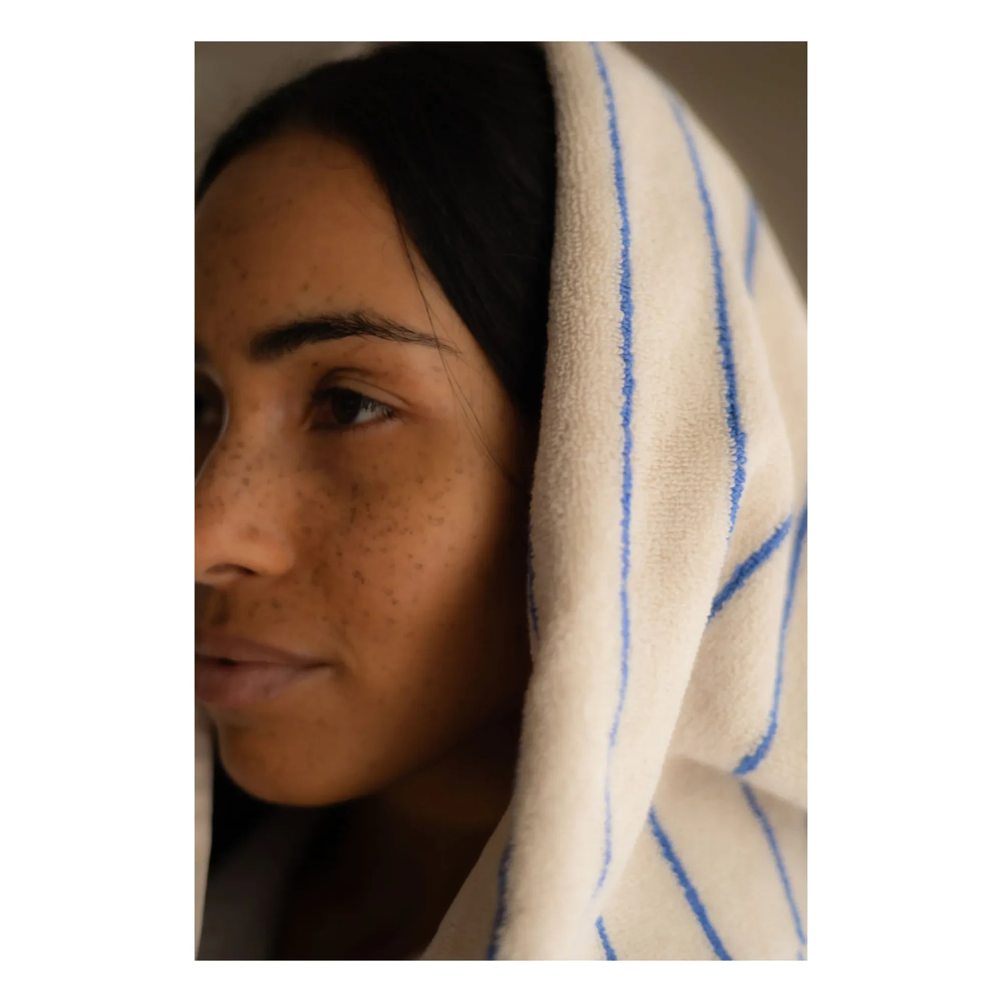 Bongusta - Albornoz Naram | Gris claro