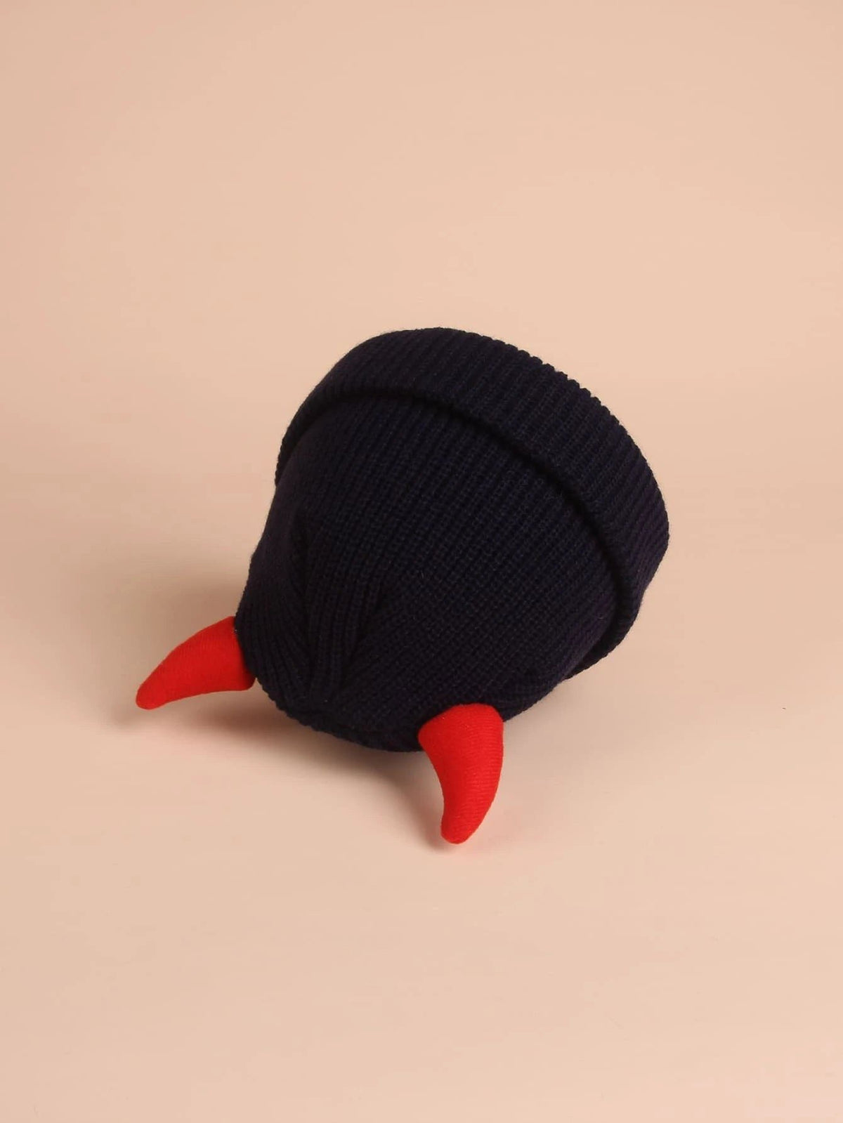 Dinossi - Gorro Negro de Niño con Cuernos Rojos