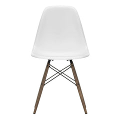 Vitra - Silla DSW de plástico - Base de arce - Charles & Ray Eames | Blanco