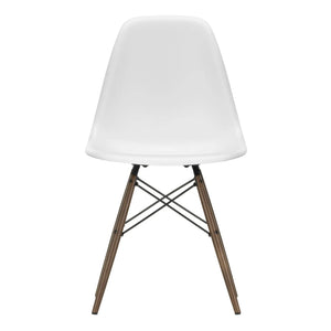 Vitra - Silla DSW de plástico - Base de arce - Charles & Ray Eames | Blanco