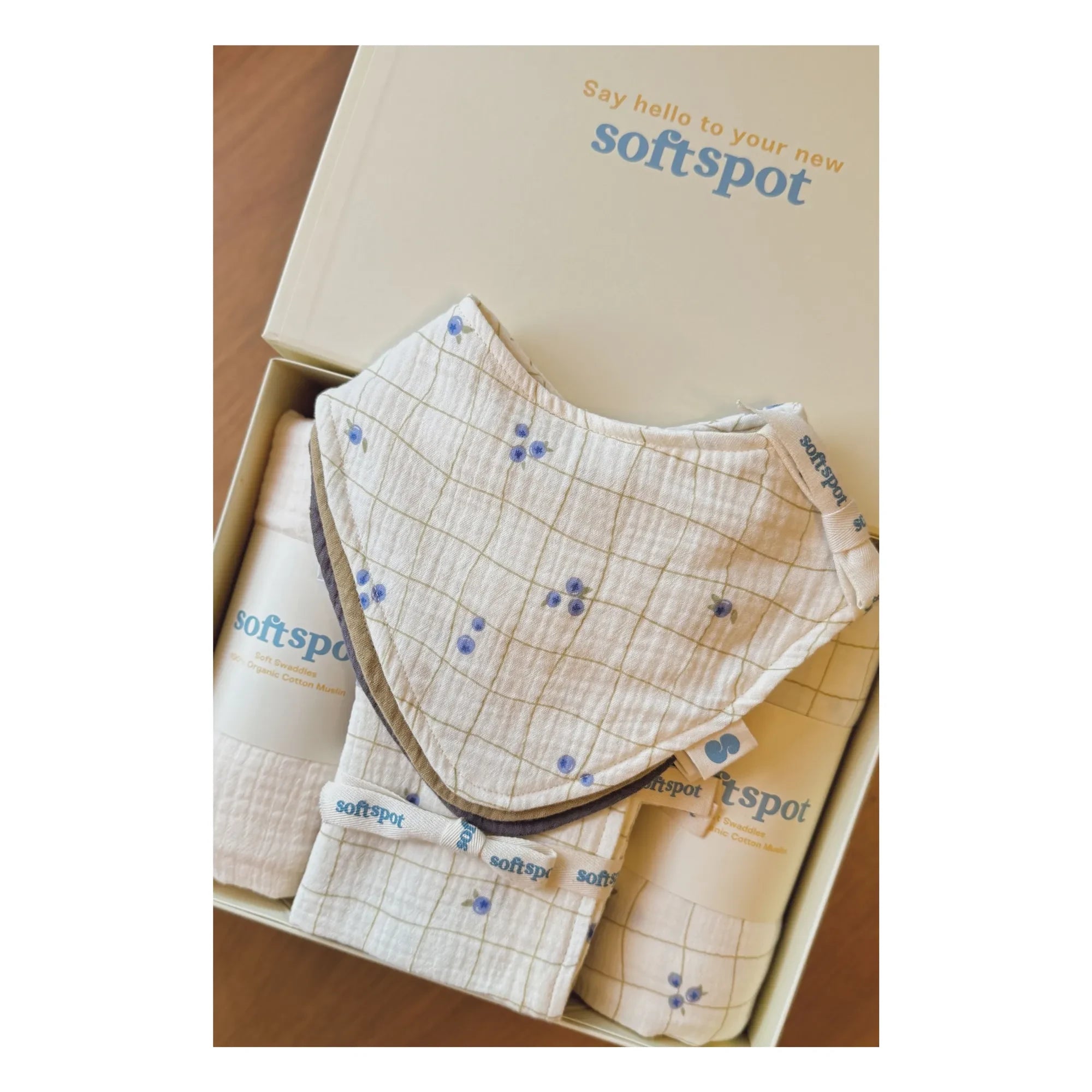 Soft Spot - Set de regalo de nacimiento Blueberries