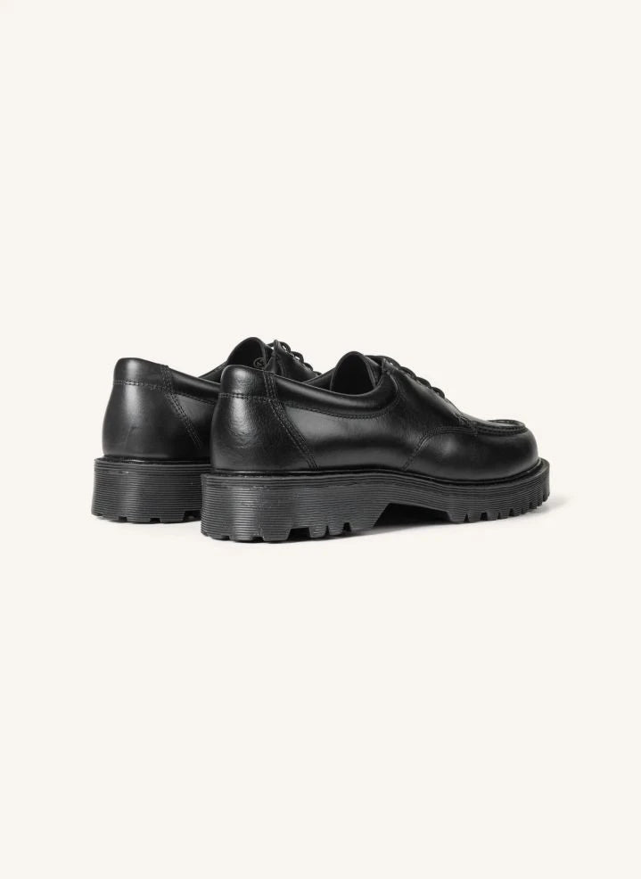 Garment Project - Pete Moc Toe Zapatos Derby de Cuero | Negro