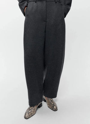 Cordera - Pantalones de Lana Curvados | Gris Carbón