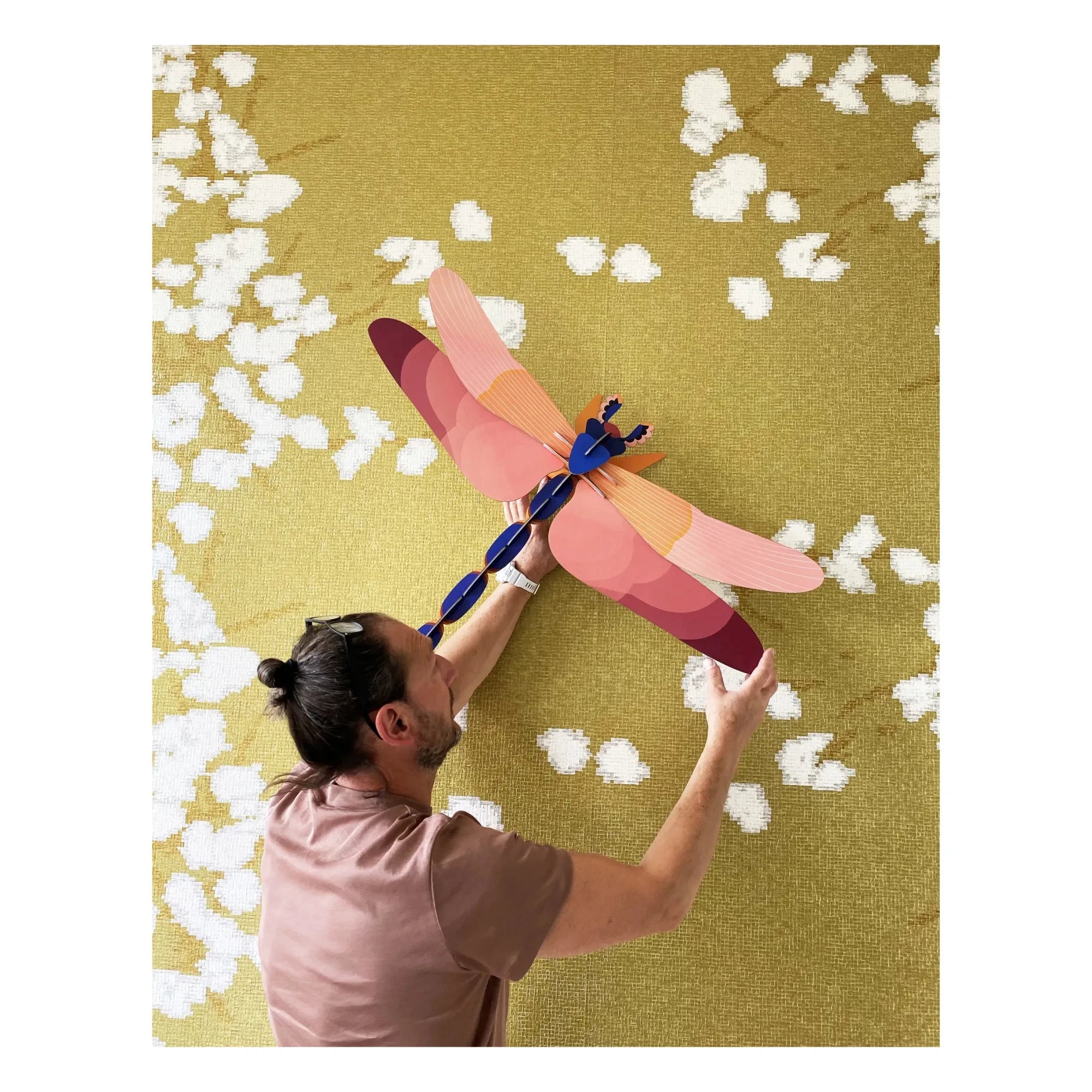 Studio Roof - Libélula gigante para pared