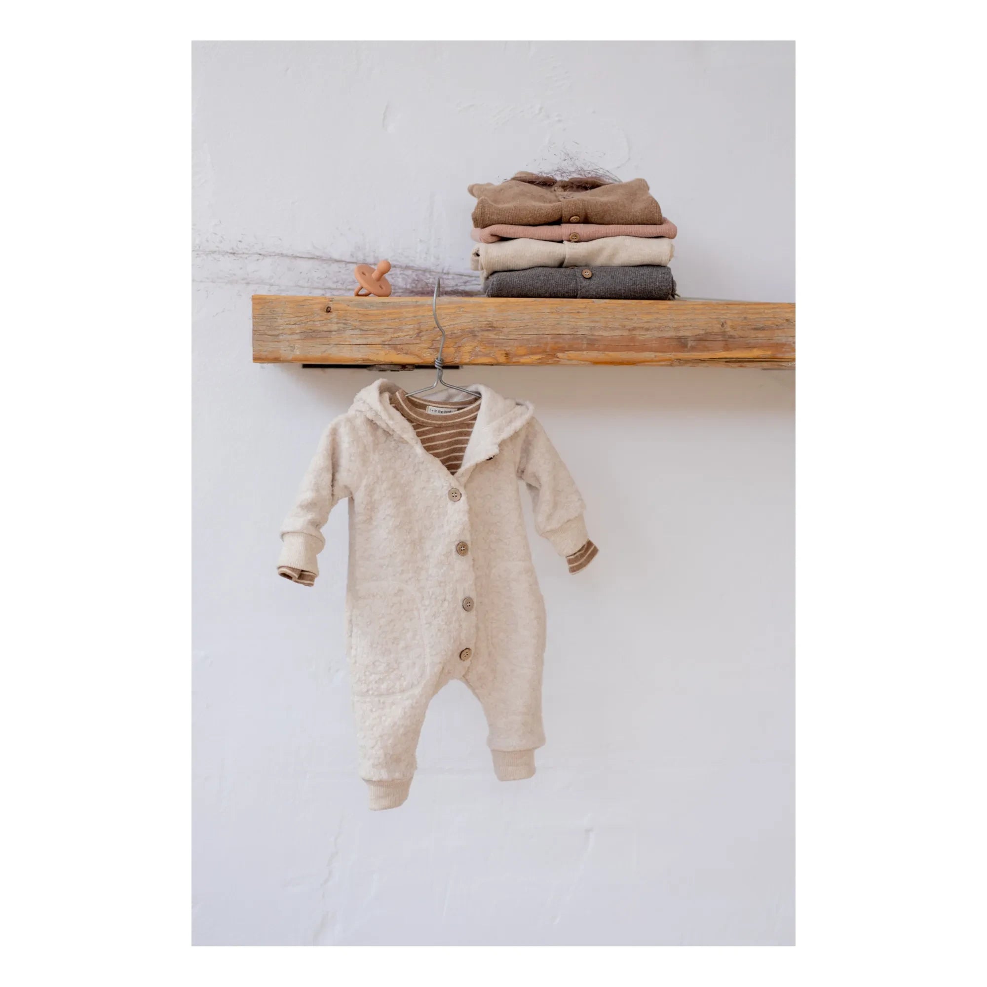 1+ en la familia - Mono con capucha Victor | Blanco roto