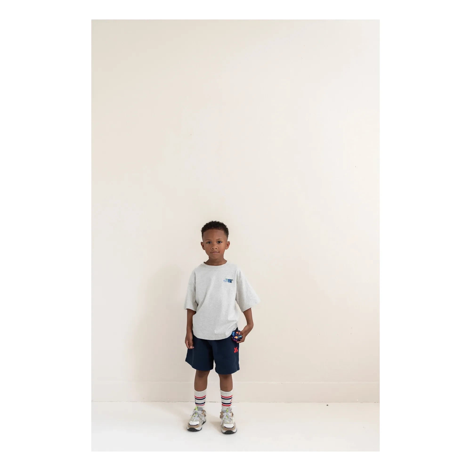 Jenest - Camiseta de algodón orgánico JNST | Gris claro