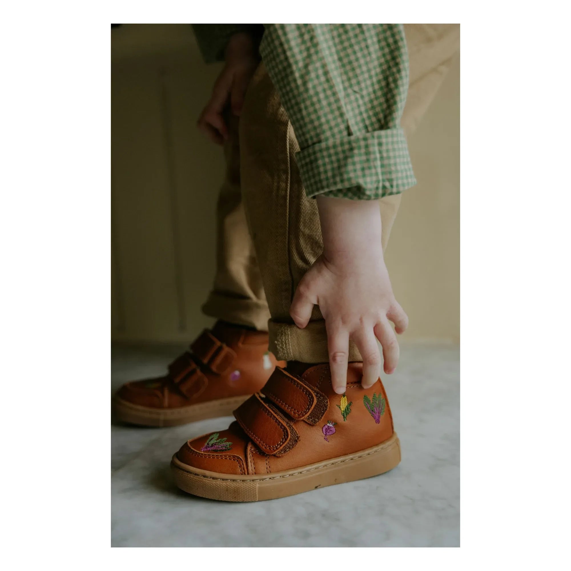 Petit Nord - Zapatillas Rayadas Colección Otoño Cosecha - Colección Uniqua | Cognac
