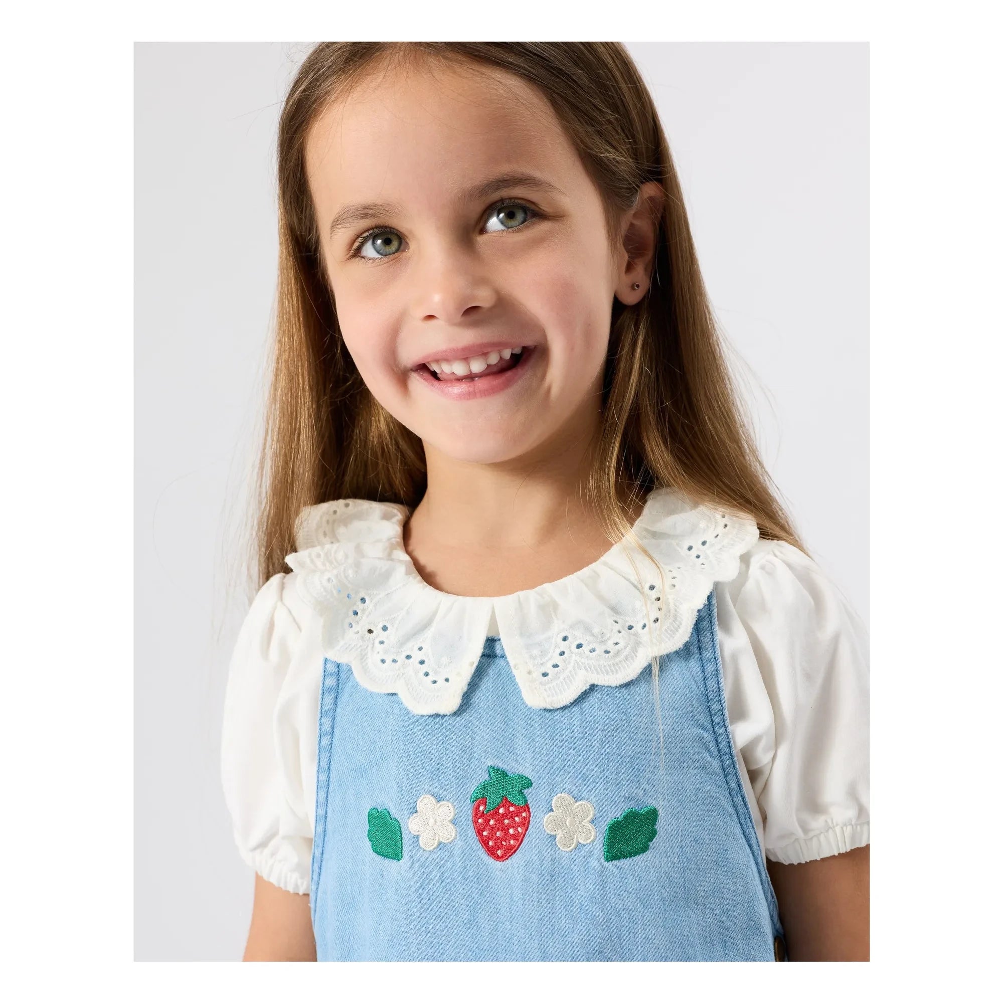 Goldie + Ace - Camiseta con cuello con volantes | Blanco
