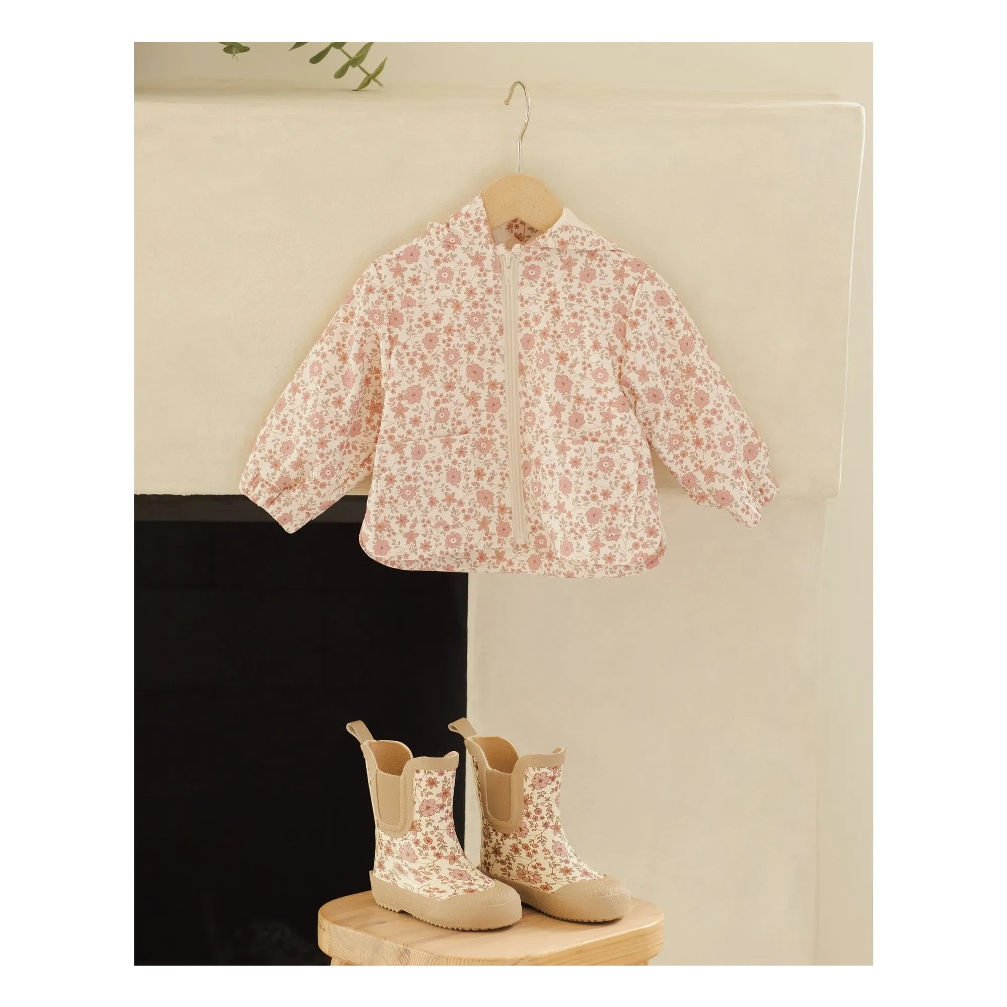 Quincy Mae - Peto con estampado floral de fibra reciclada | Marfil
