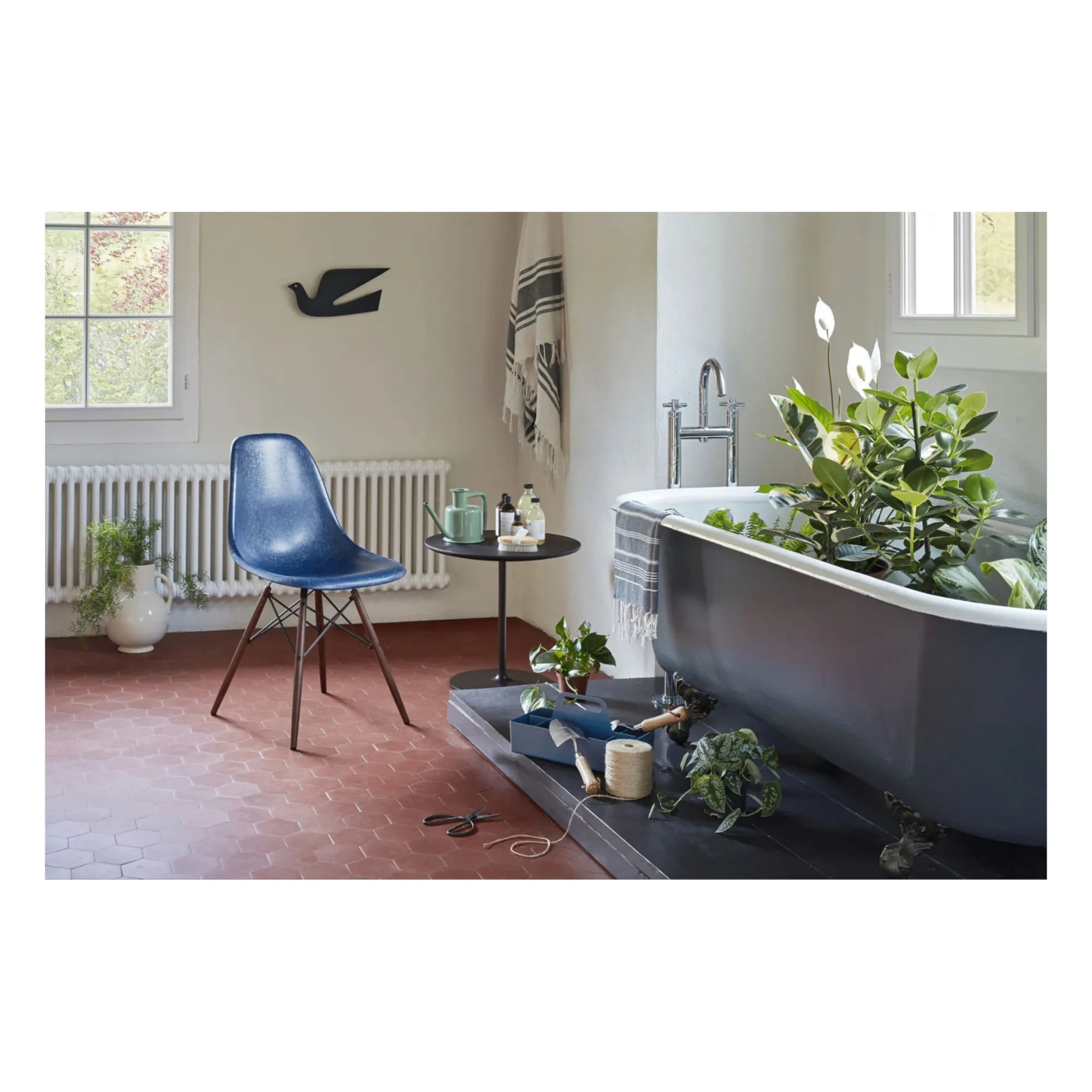 Vitra - Caja de herramientas organizadora de plástico reciclado - Arik Levy | Azul marino