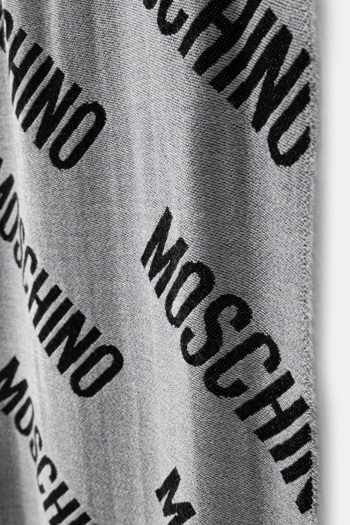 Chal de lana Moschino