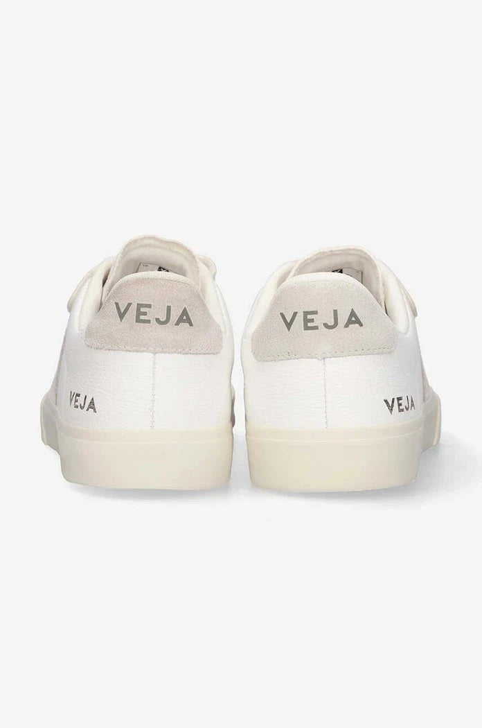 Zapatillas deportivas de cuero con logo de Veja Recife