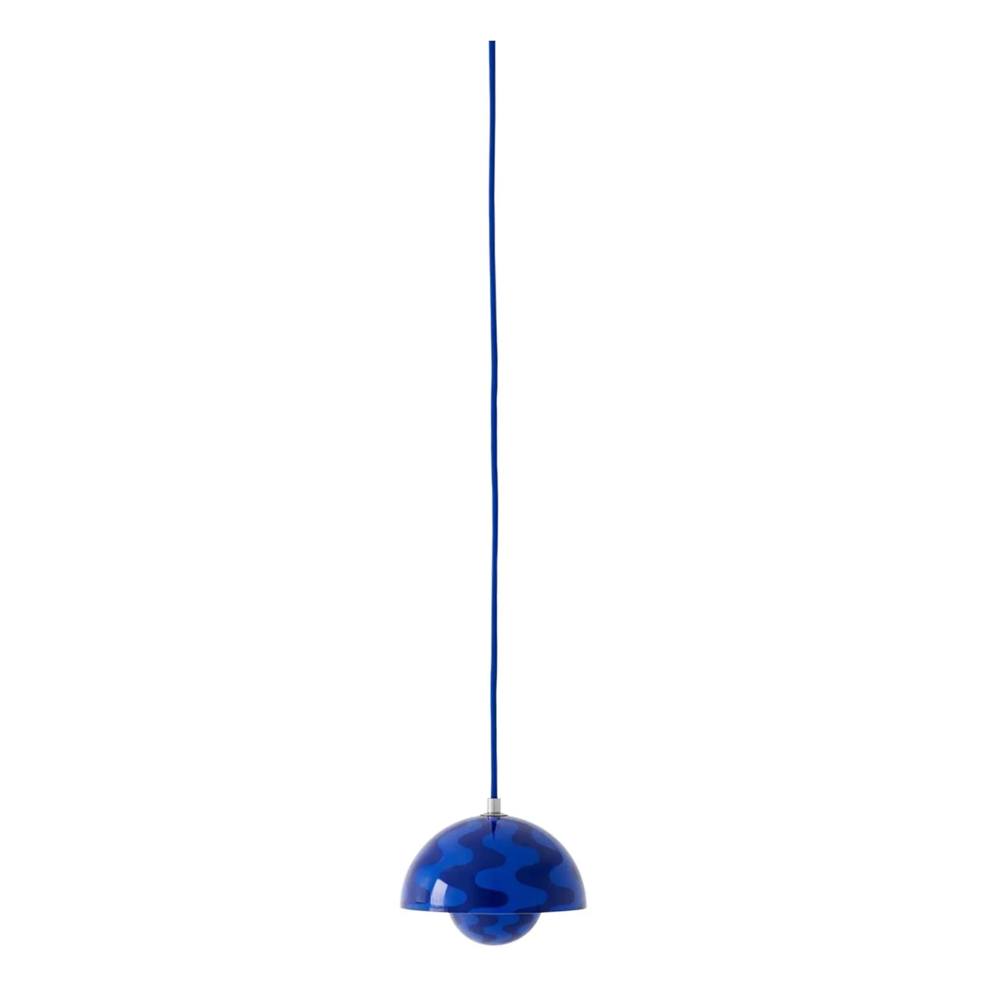 & Tradition - Lámpara colgante estampada Flowerpot VP10, Verner Panton | Kobalt