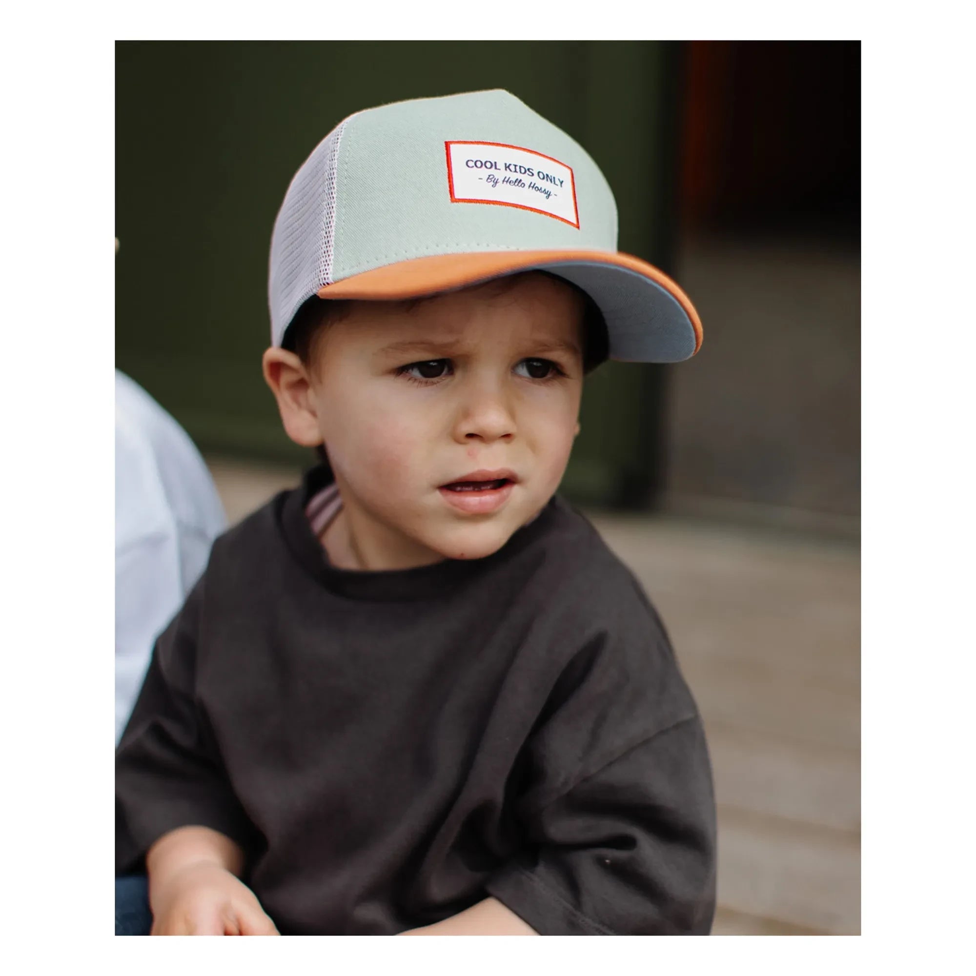 Hello Hossy - Gorra con visera curvada de algodón orgánico Mini Trucker | Verde claro