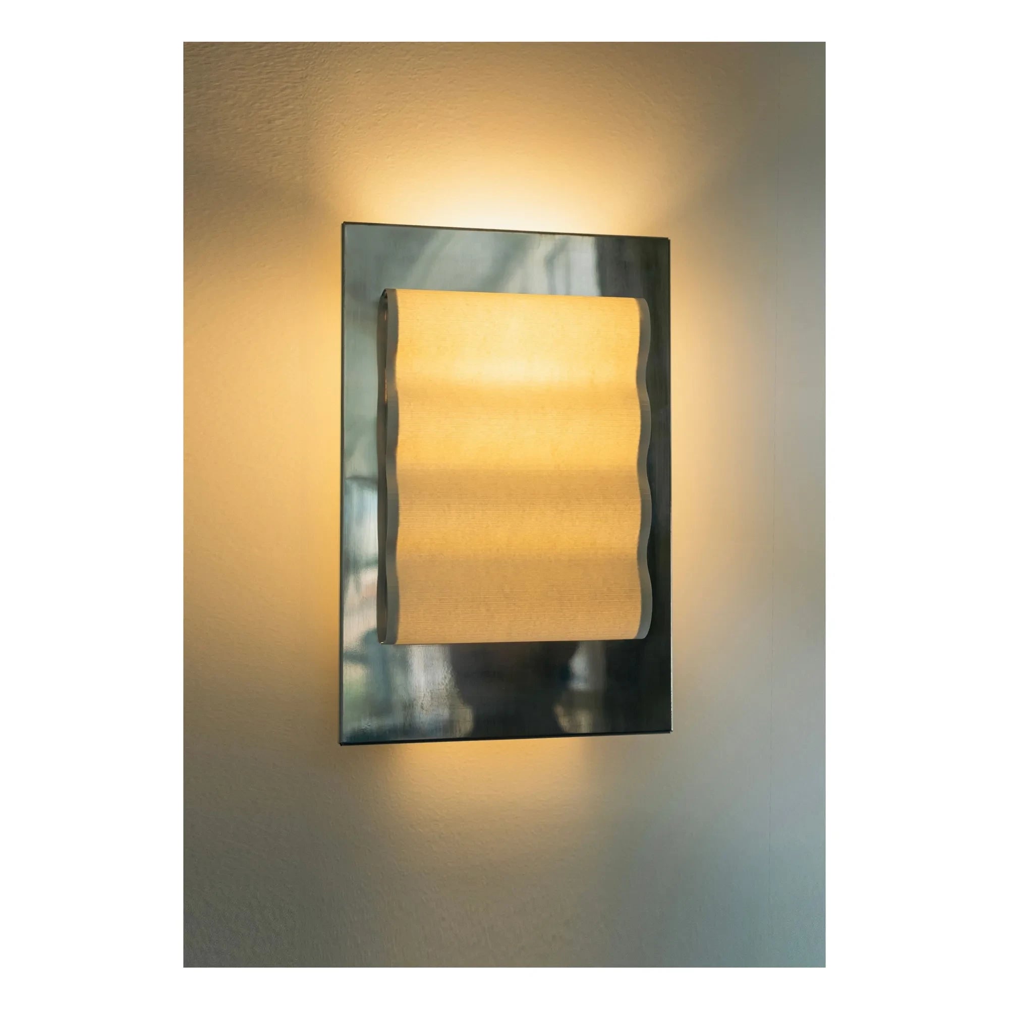 Violaine d'Harcourt - Lámpara de pared Frame Wave | Plata
