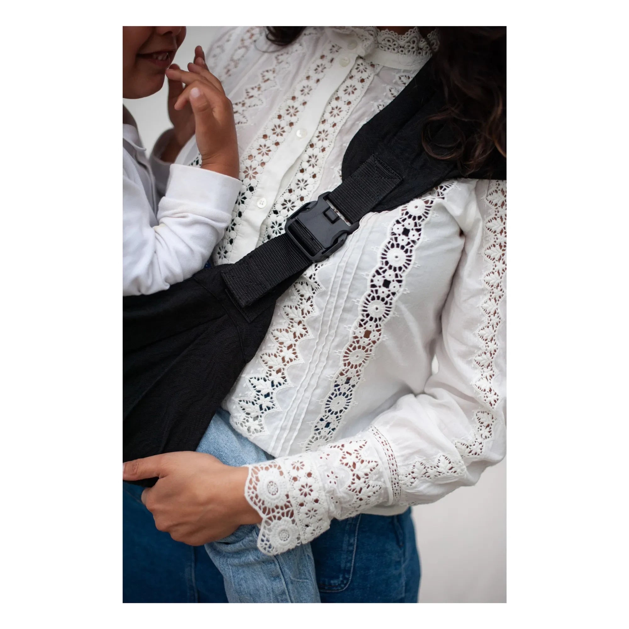 Mama Hangs - Mochila portabebés Carry &amp; Walk | Negro