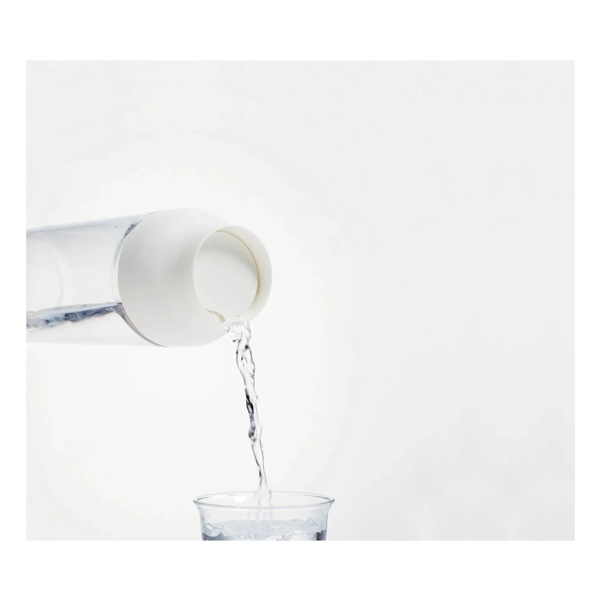 Kinto - Jarra de cristal con cápsula - 1L | Blanco