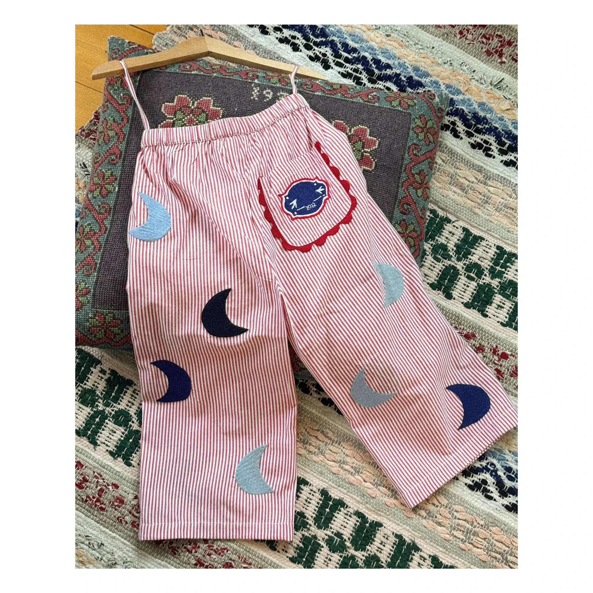 SISSEL EDELBO - Pantalón Saxo a Rayas - Colección Infantil | Rojo
