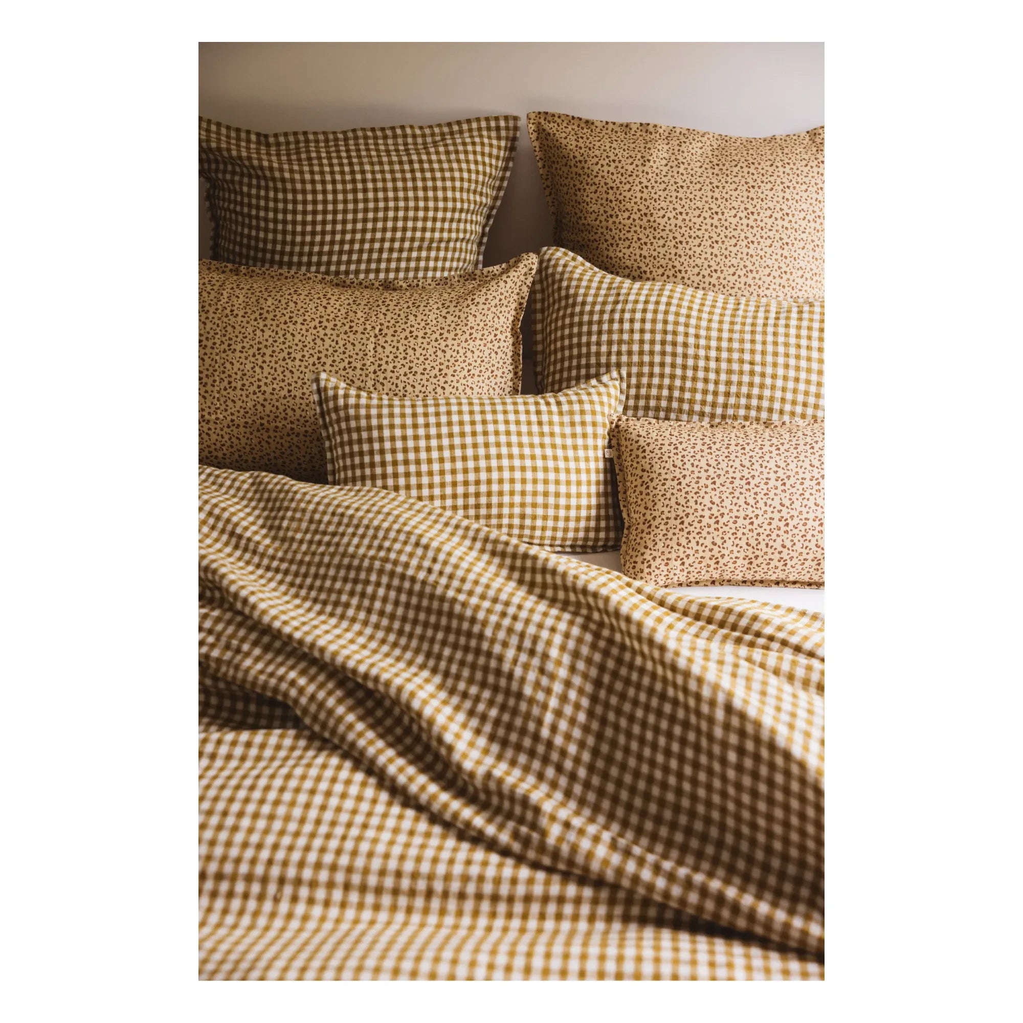 Gabrielle Paris - Funda de almohada de lino lavado Gingham | Color amarillo curry