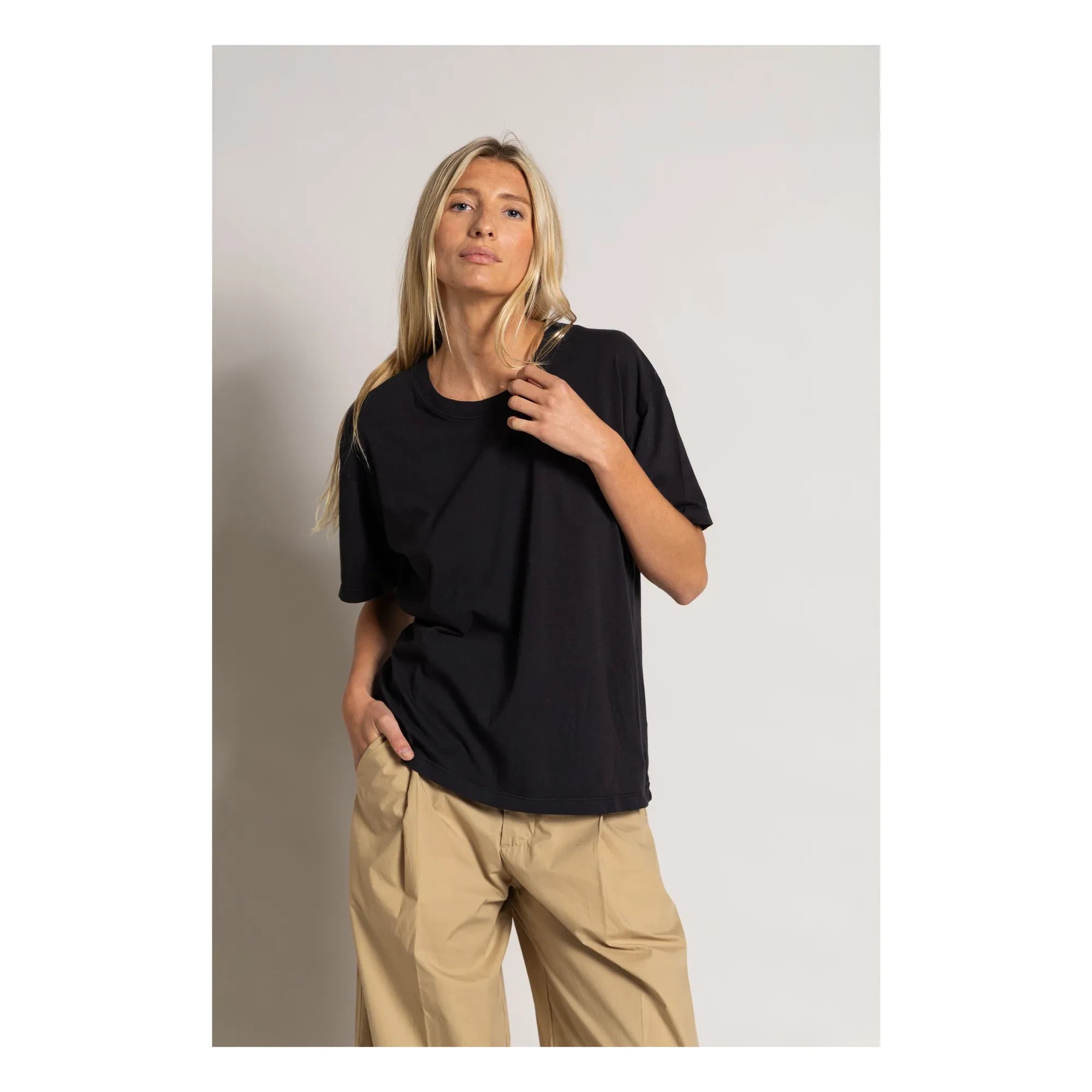 Smallable Woman - Camiseta de algodón orgánico Hana | Negra