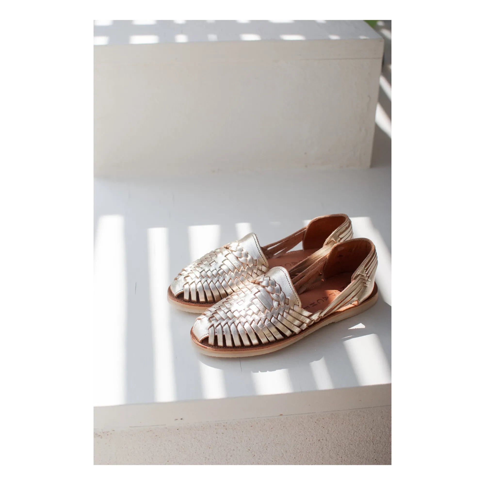 Mapache - Sandalias Alegres | Oro